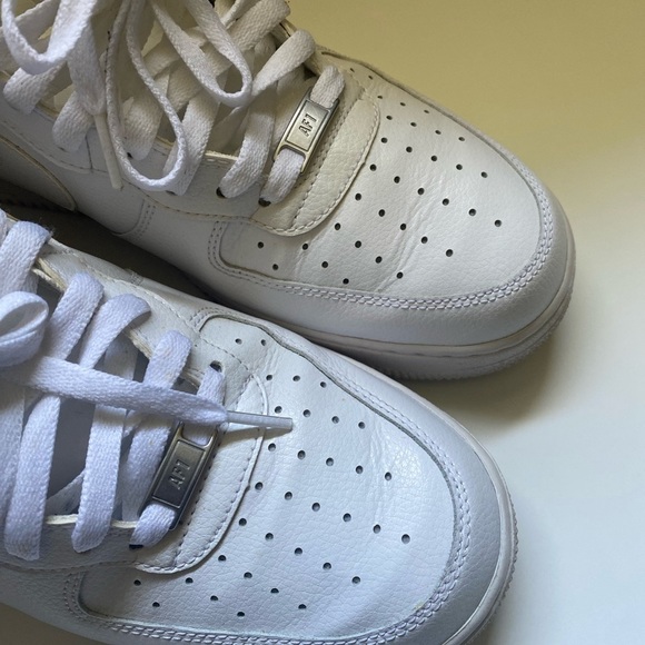 Men’s Hi-Top Air Force One’s ALL WHITE w/straps Size 11.5 👟 - Picture 7 of 12